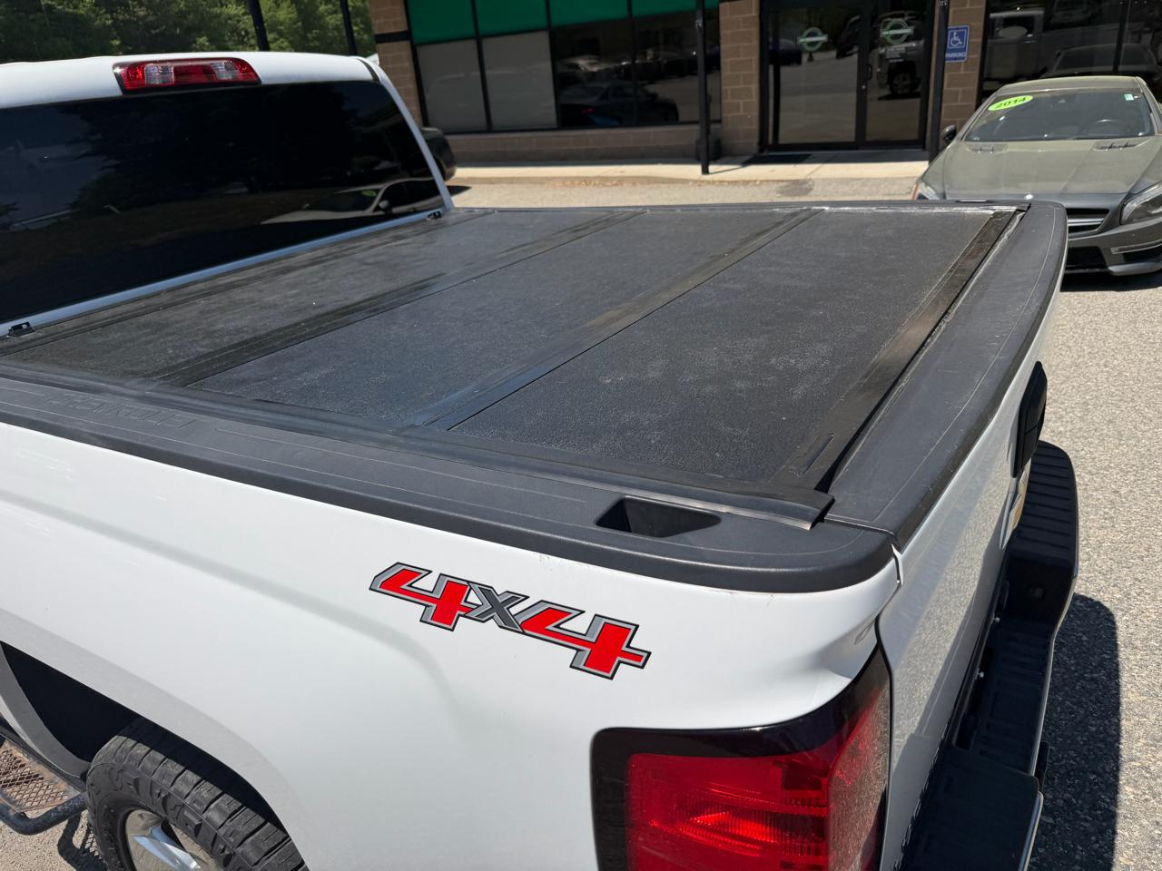 Chevrolet Silverado 1500 4WD Crew Cab 143.5" LT w/1LT 2015