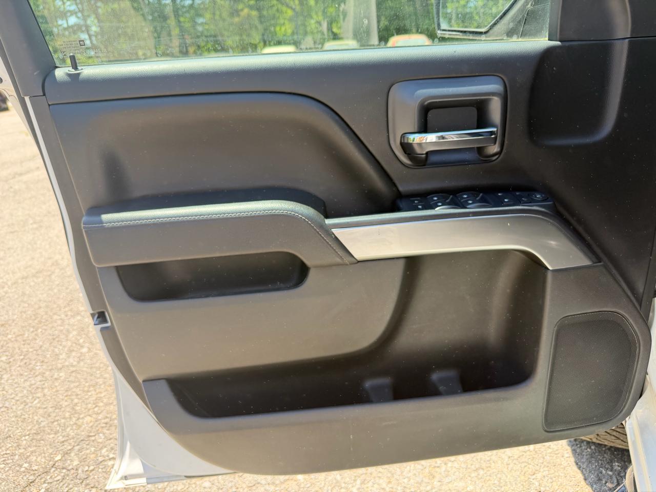Chevrolet Silverado 1500 4WD Crew Cab 143.5" LT w/1LT 2015