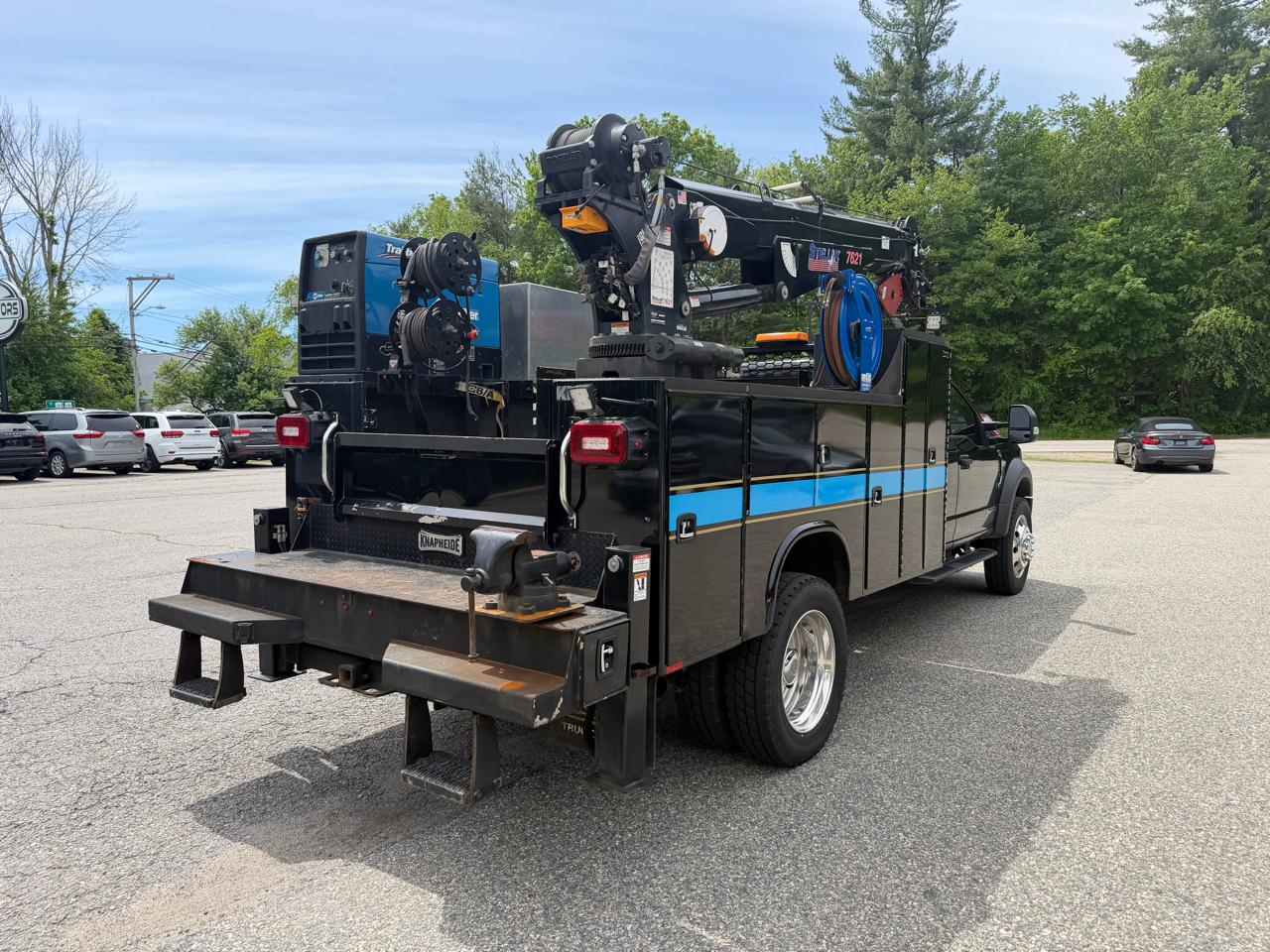 Ford Super Duty F-550 DRW Lariat 4WD SuperCab 168" WB 60" CA 2019