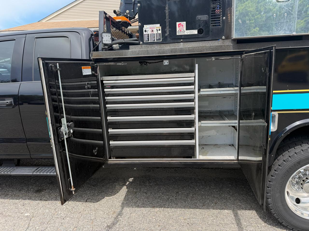 Ford Super Duty F-550 DRW Lariat 4WD SuperCab 168" WB 60" CA 2019