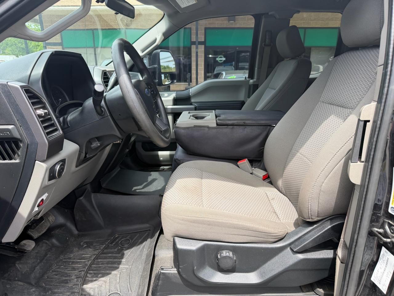 Ford Super Duty F-550 DRW Lariat 4WD SuperCab 168" WB 60" CA 2019