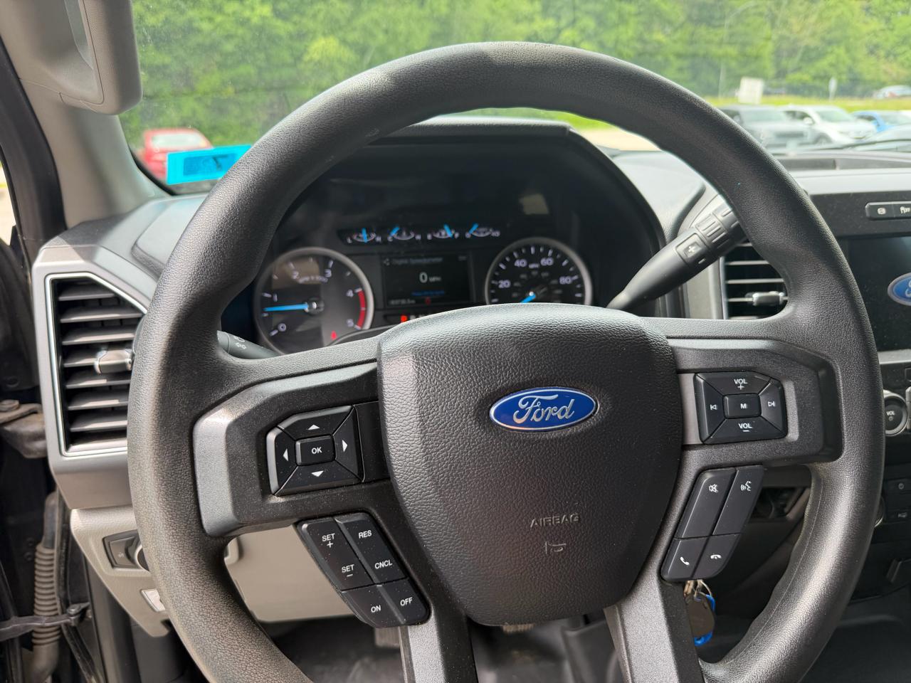 Ford Super Duty F-550 DRW Lariat 4WD SuperCab 168" WB 60" CA 2019