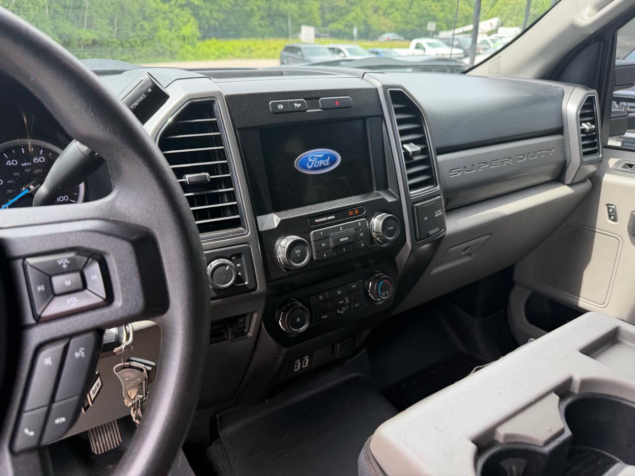 Ford Super Duty F-550 DRW Lariat 4WD SuperCab 168" WB 60" CA 2019