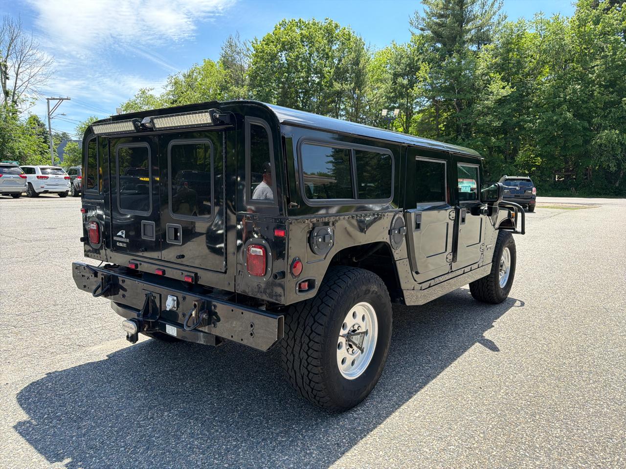 AM General Hummer 4-Passenger Wgn Enclosed 1998