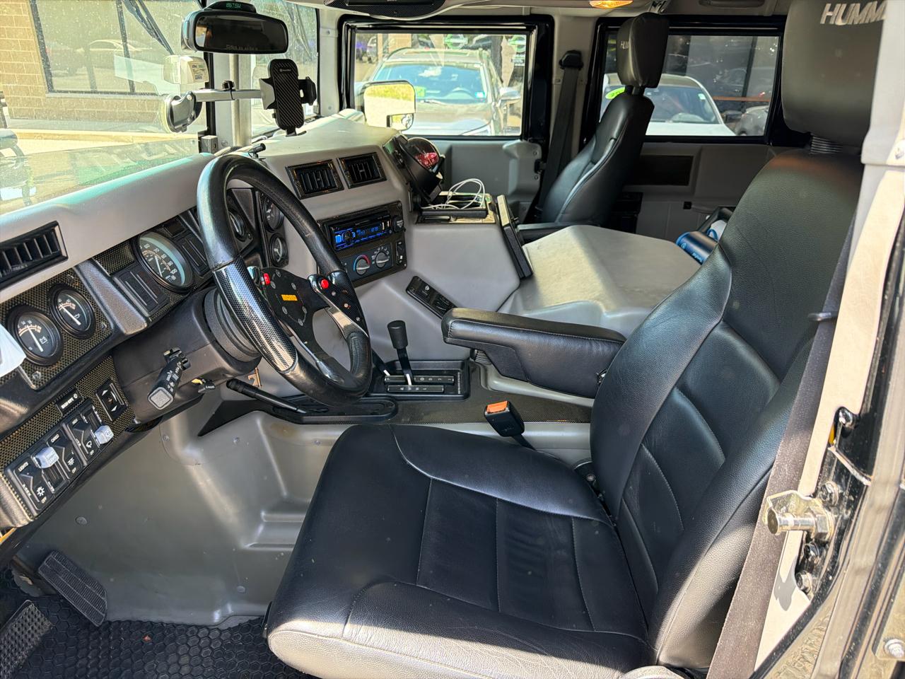 AM General Hummer 4-Passenger Wgn Enclosed 1998