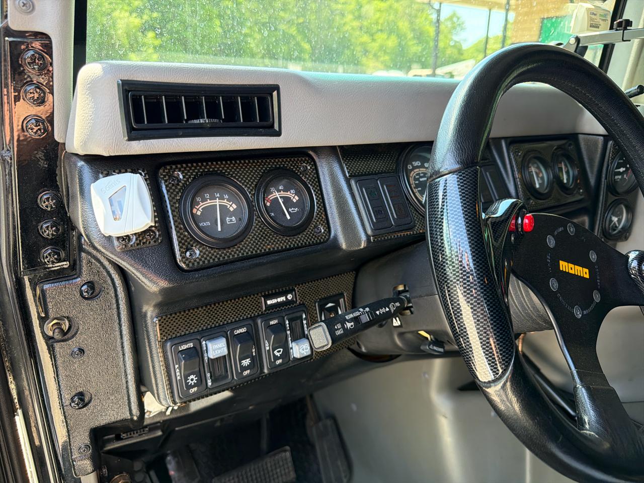 AM General Hummer 4-Passenger Wgn Enclosed 1998