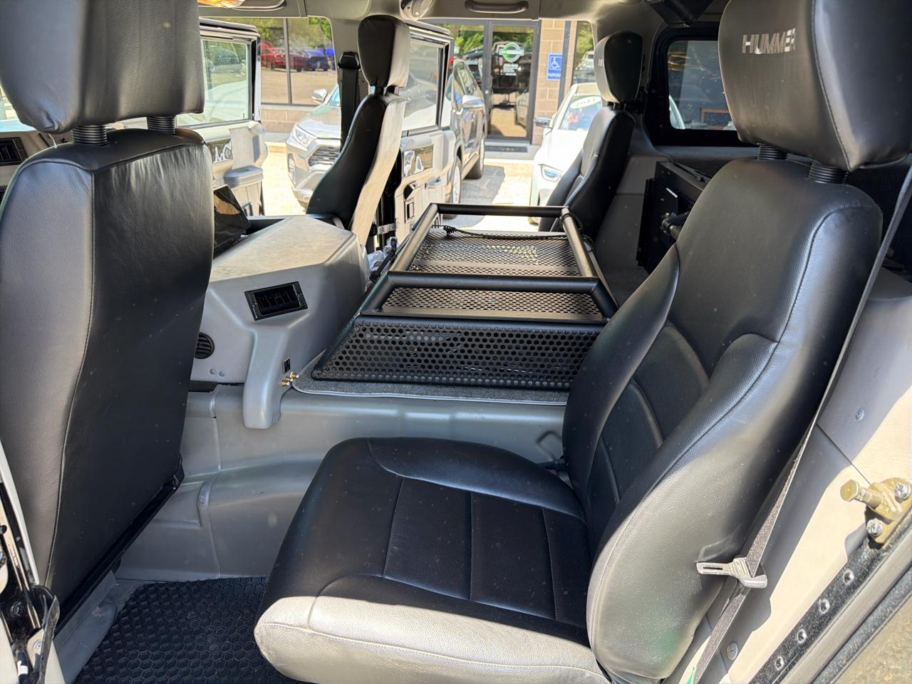 AM General Hummer 4-Passenger Wgn Enclosed 1998