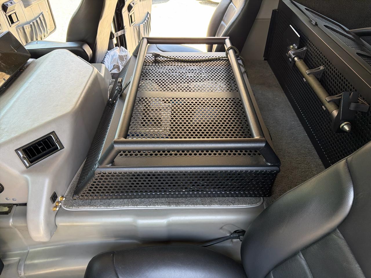 AM General Hummer 4-Passenger Wgn Enclosed 1998