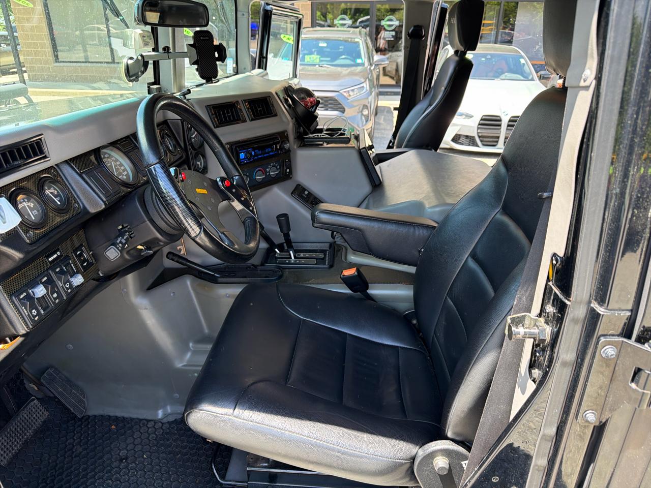 AM General Hummer 4-Passenger Wgn Enclosed 1998
