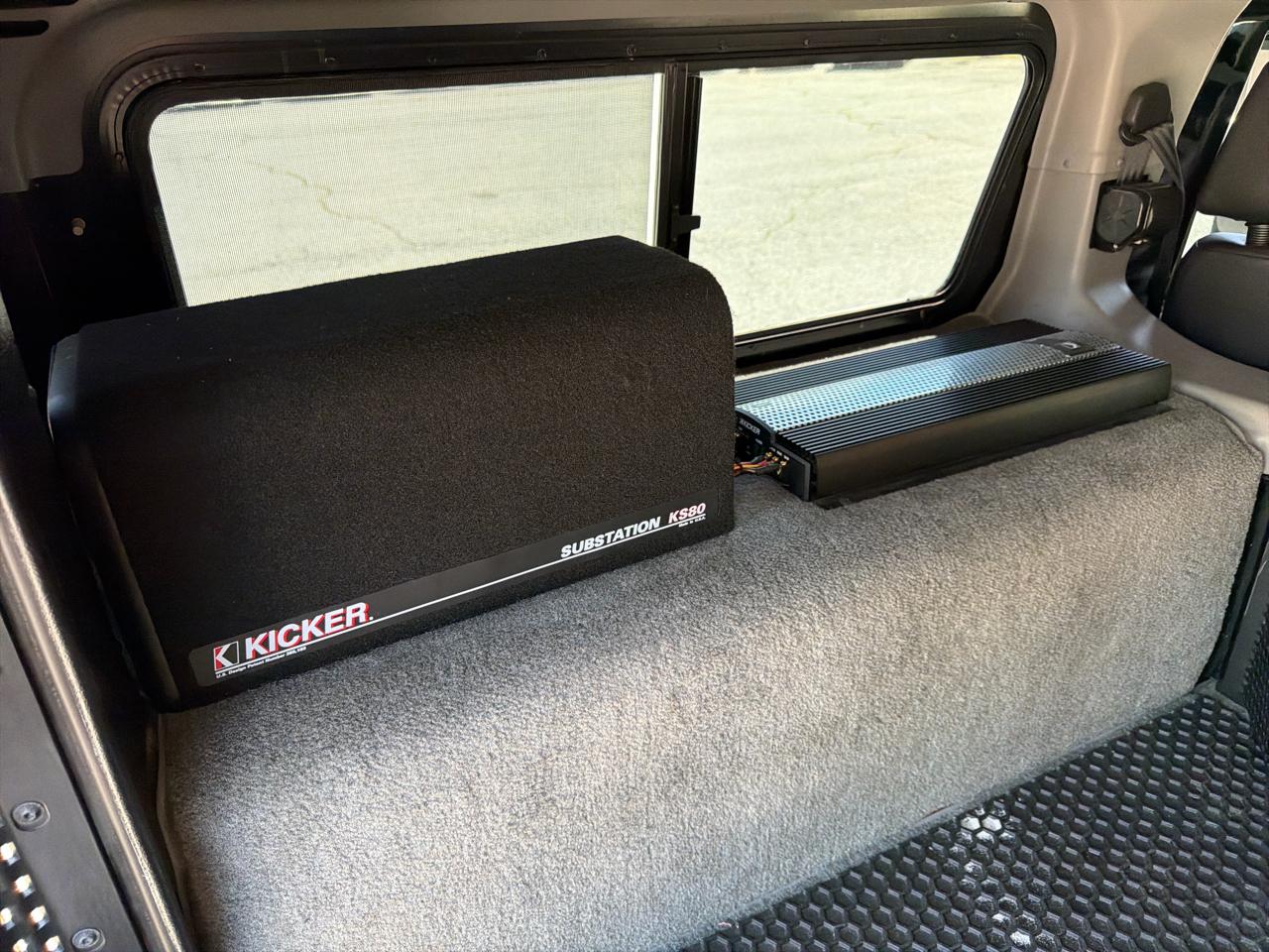 AM General Hummer 4-Passenger Wgn Enclosed 1998