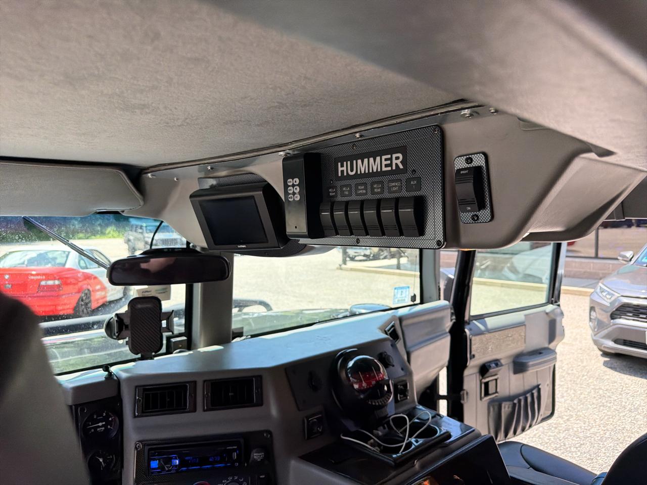 AM General Hummer 4-Passenger Wgn Enclosed 1998