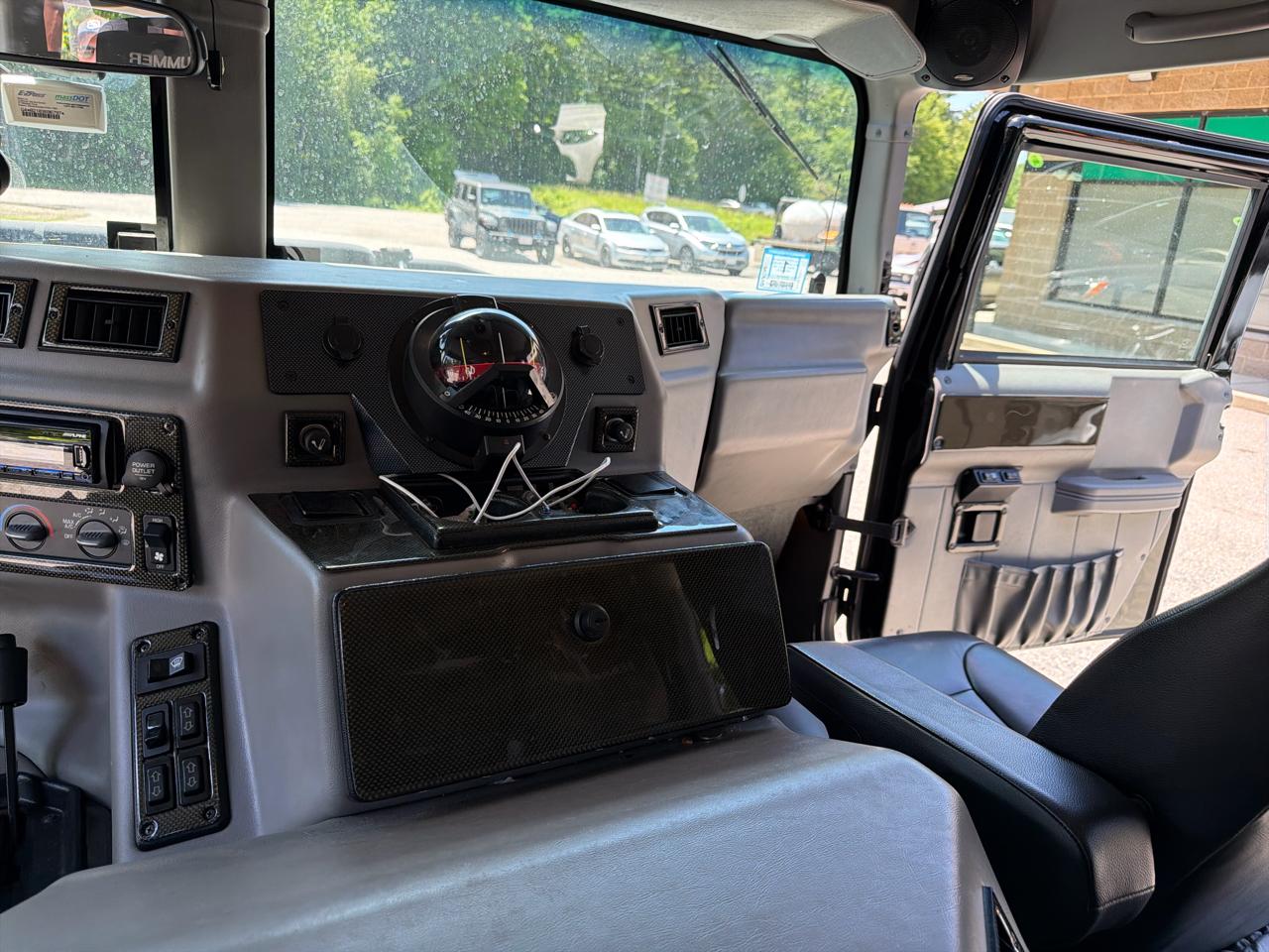 AM General Hummer 4-Passenger Wgn Enclosed 1998