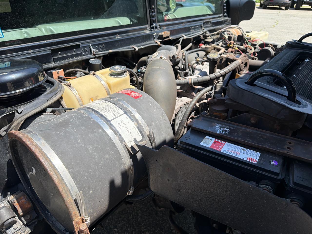 AM General Hummer 4-Passenger Wgn Enclosed 1998
