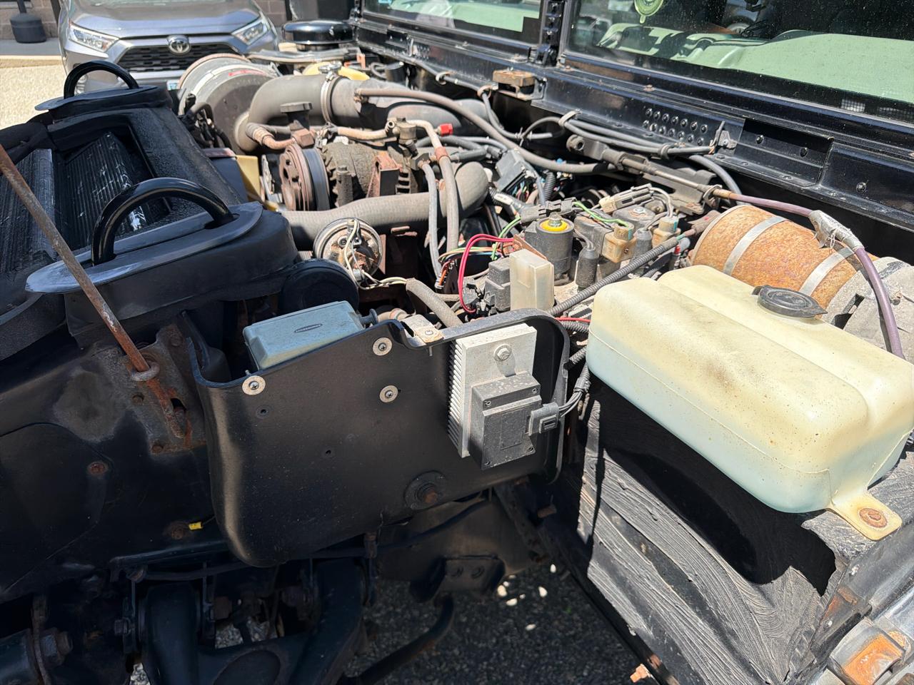 AM General Hummer 4-Passenger Wgn Enclosed 1998