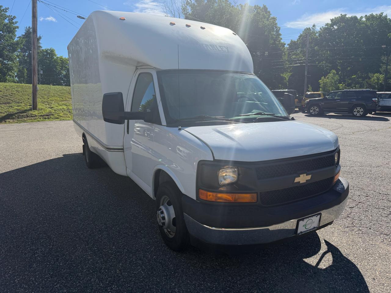 Chevrolet Express Commercial Cutaway 3500 Van 159" 2017