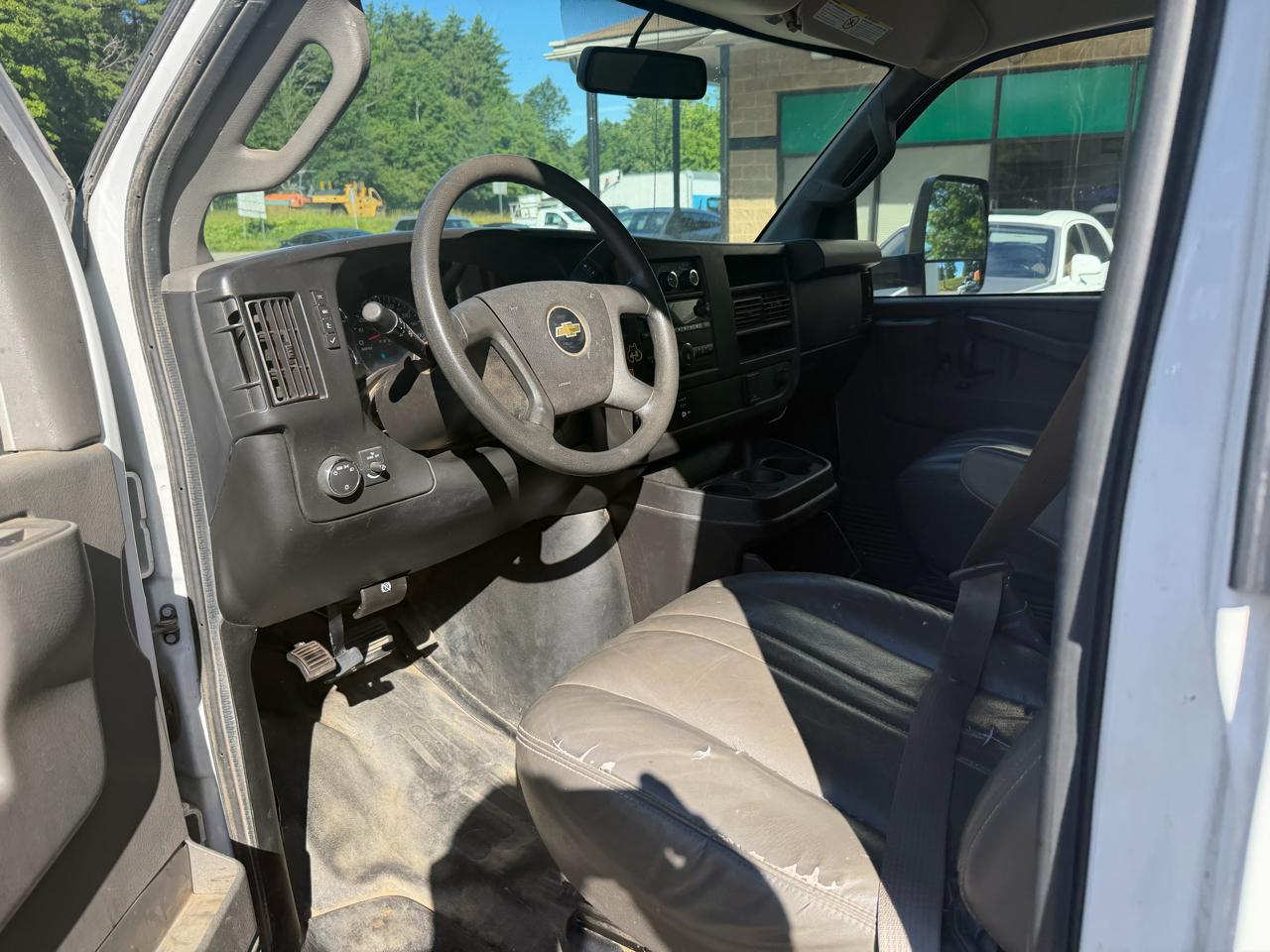 Chevrolet Express Commercial Cutaway 3500 Van 159" 2017