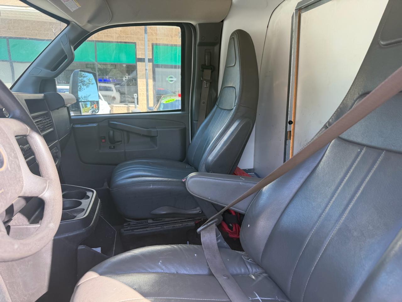 Chevrolet Express Commercial Cutaway 3500 Van 159" 2017