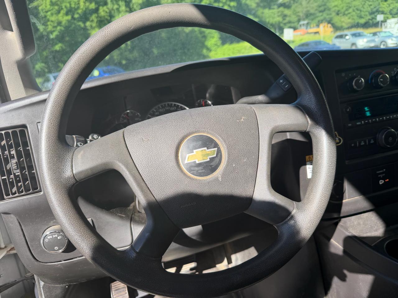 Chevrolet Express Commercial Cutaway 3500 Van 159" 2017