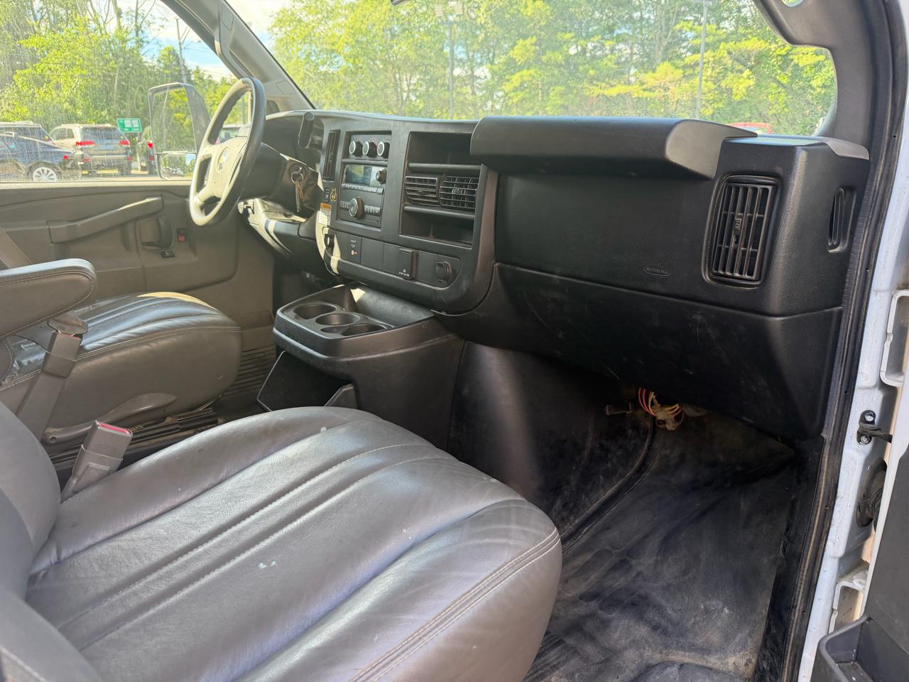 Chevrolet Express Commercial Cutaway 3500 Van 159" 2017