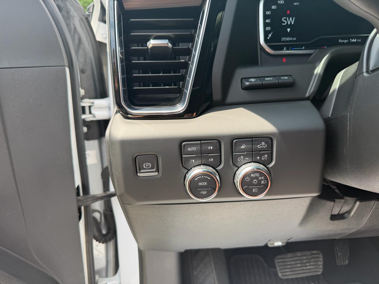 GMC Sierra 2500HD 4WD Crew Cab 159" Denali Ultimate 2024