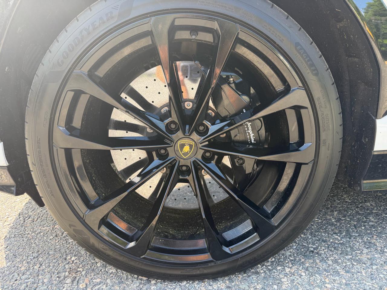 Lamborghini Urus AWD 2021