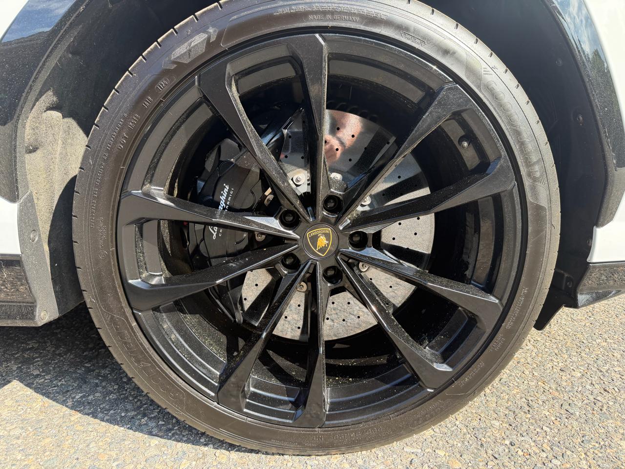 Lamborghini Urus AWD 2021