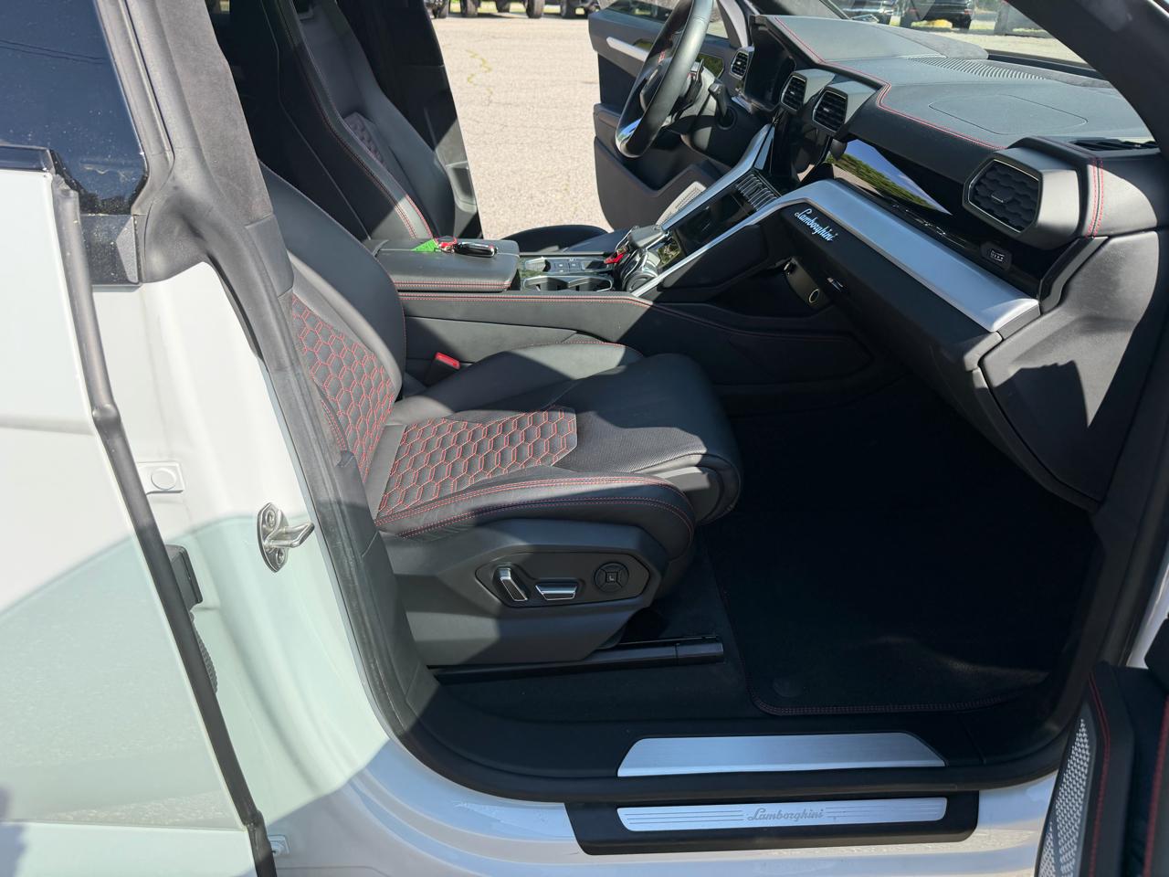 Lamborghini Urus AWD 2021