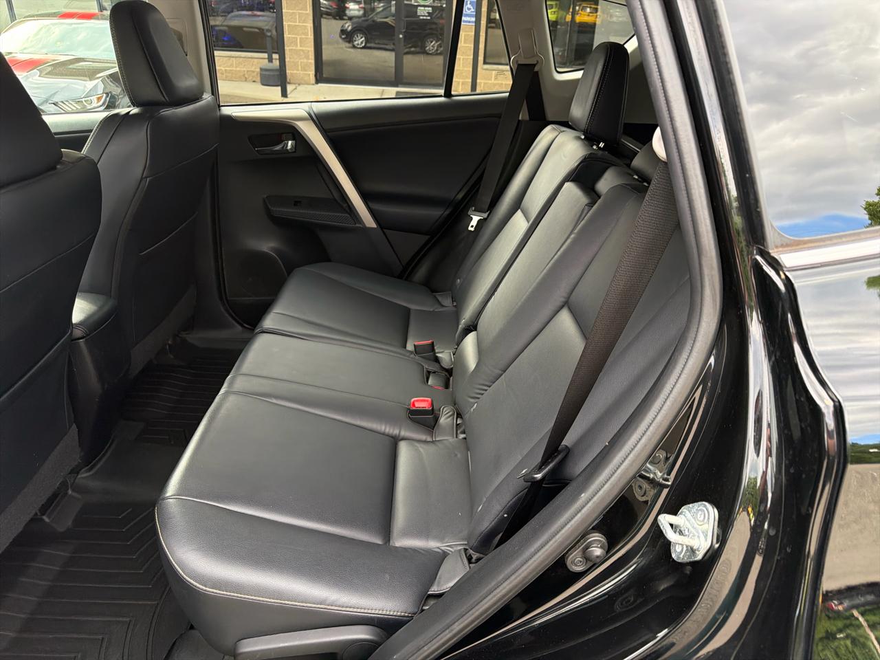 Toyota RAV4 AWD 4dr Limited (Natl) 2015