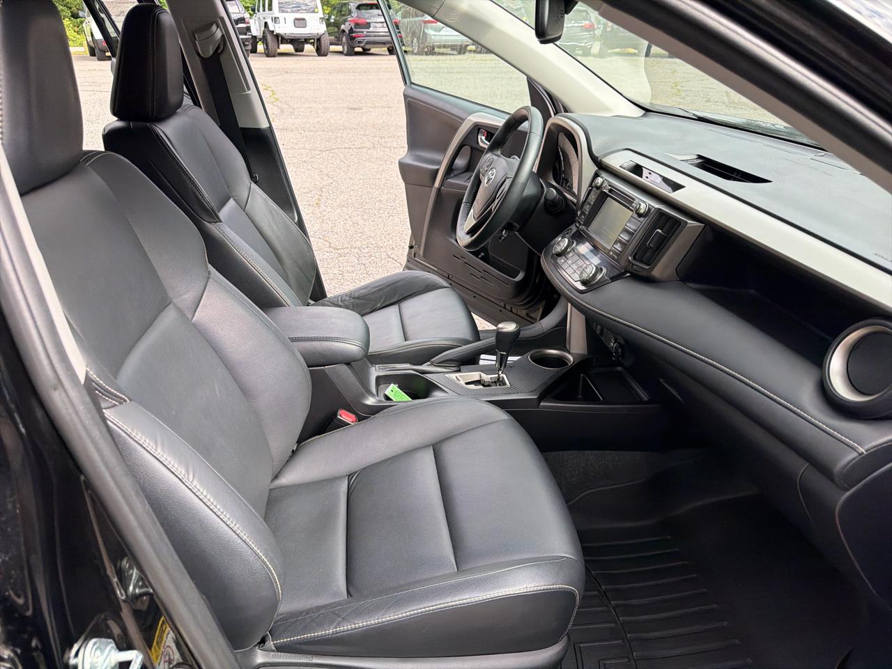 Toyota RAV4 AWD 4dr Limited (Natl) 2015