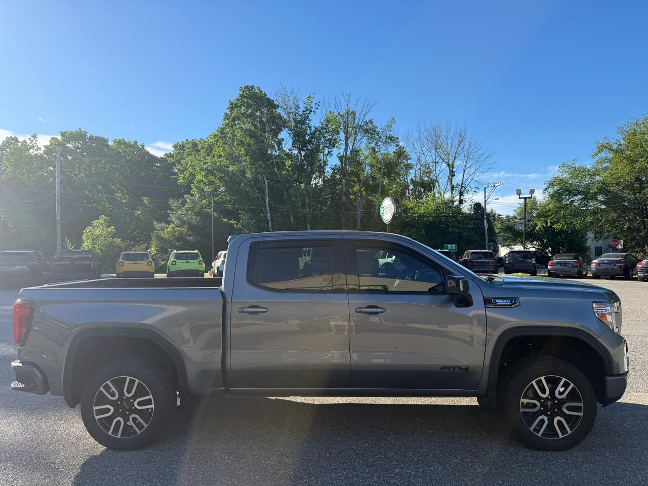 GMC Sierra 1500 4WD Crew Cab 147" AT4 2021