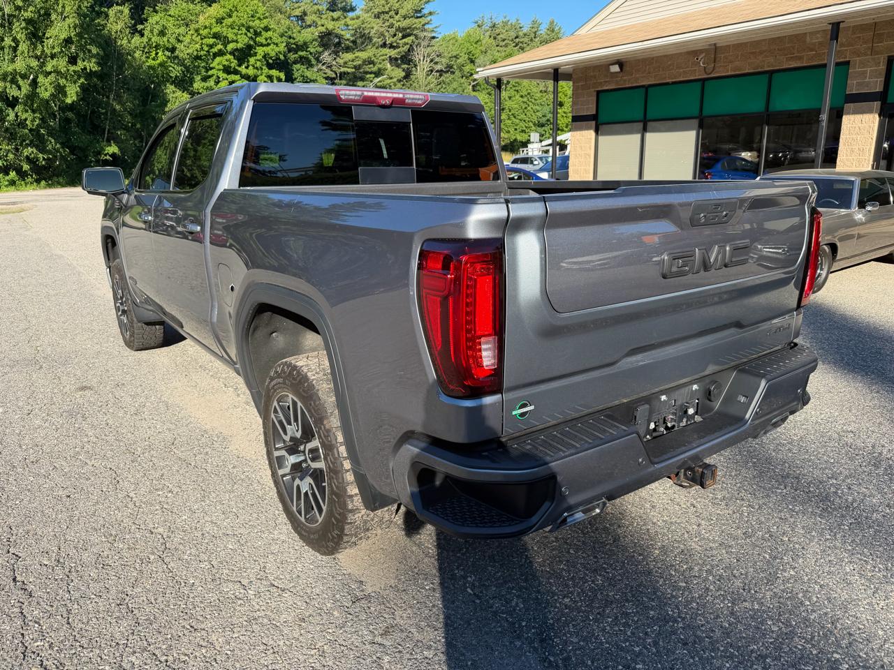 GMC Sierra 1500 4WD Crew Cab 147" AT4 2021