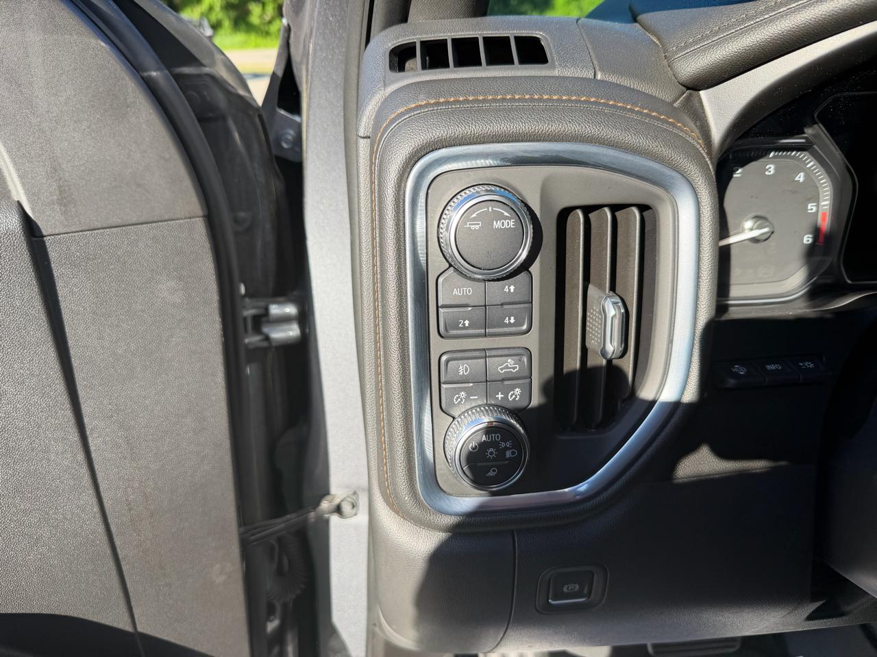 GMC Sierra 1500 4WD Crew Cab 147" AT4 2021