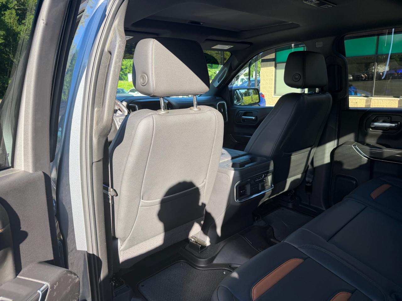 GMC Sierra 1500 4WD Crew Cab 147" AT4 2021