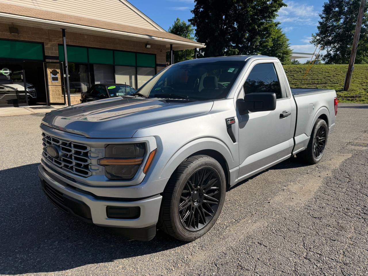 Ford F-150 Reg. Cab Short Bed 2WD 2024
