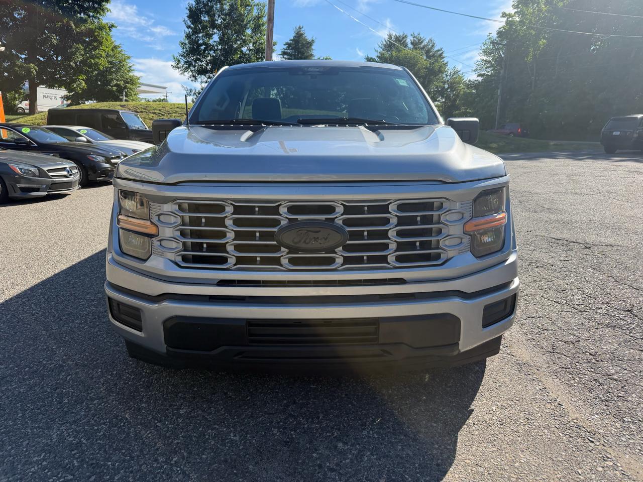 Ford F-150 Reg. Cab Short Bed 2WD 2024