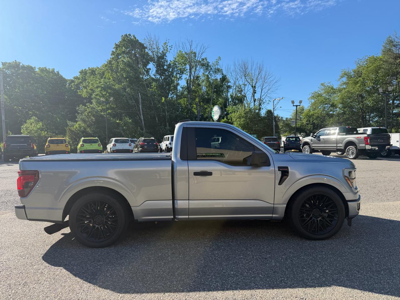 Ford F-150 Reg. Cab Short Bed 2WD 2024