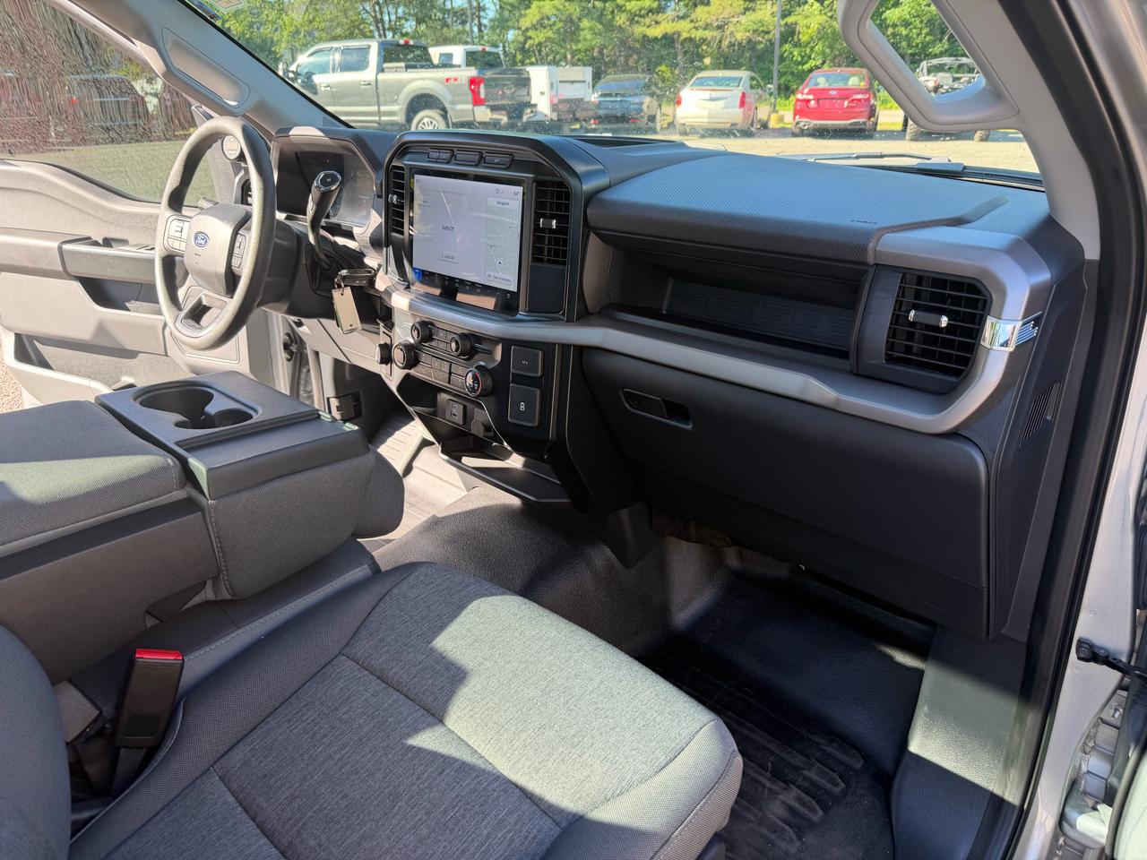 Ford F-150 Reg. Cab Short Bed 2WD 2024