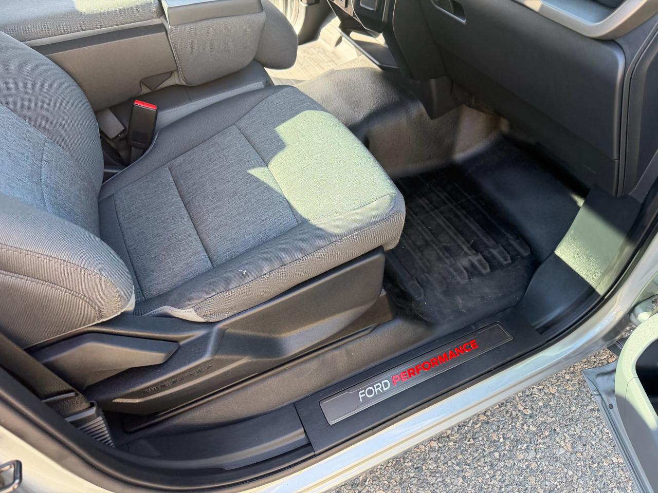 Ford F-150 Reg. Cab Short Bed 2WD 2024
