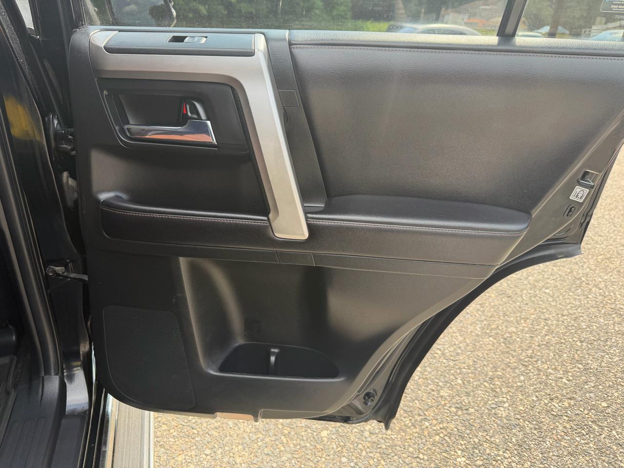 Toyota 4Runner 4dr Limited V6 Auto 4WD (Natl) 2017