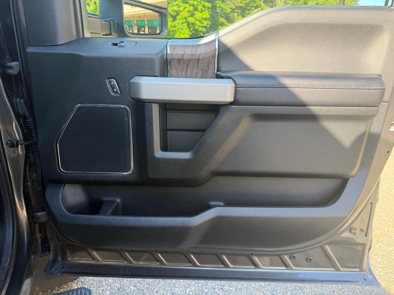 Ford Super Duty F-250 SRW Lariat 4WD Crew Cab 6.75' Box 2018