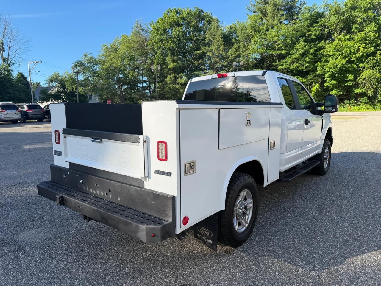 Ford Super Duty F-350 SRW XL 4WD SuperCab 8' Box 2017