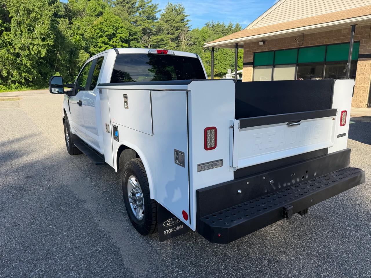 Ford Super Duty F-350 SRW XL 4WD SuperCab 8' Box 2017