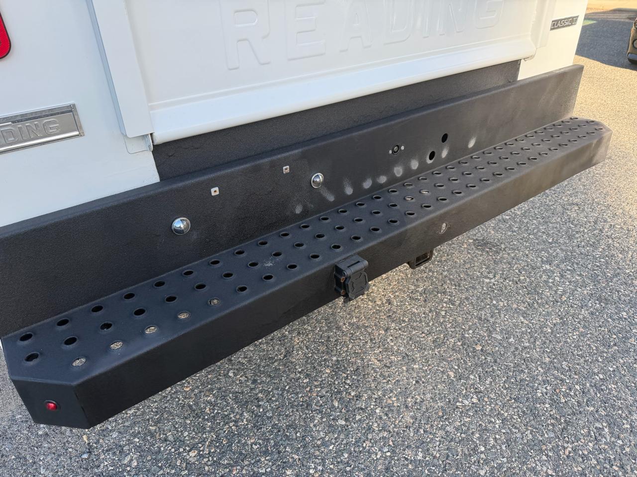Ford Super Duty F-350 SRW XL 4WD SuperCab 8' Box 2017