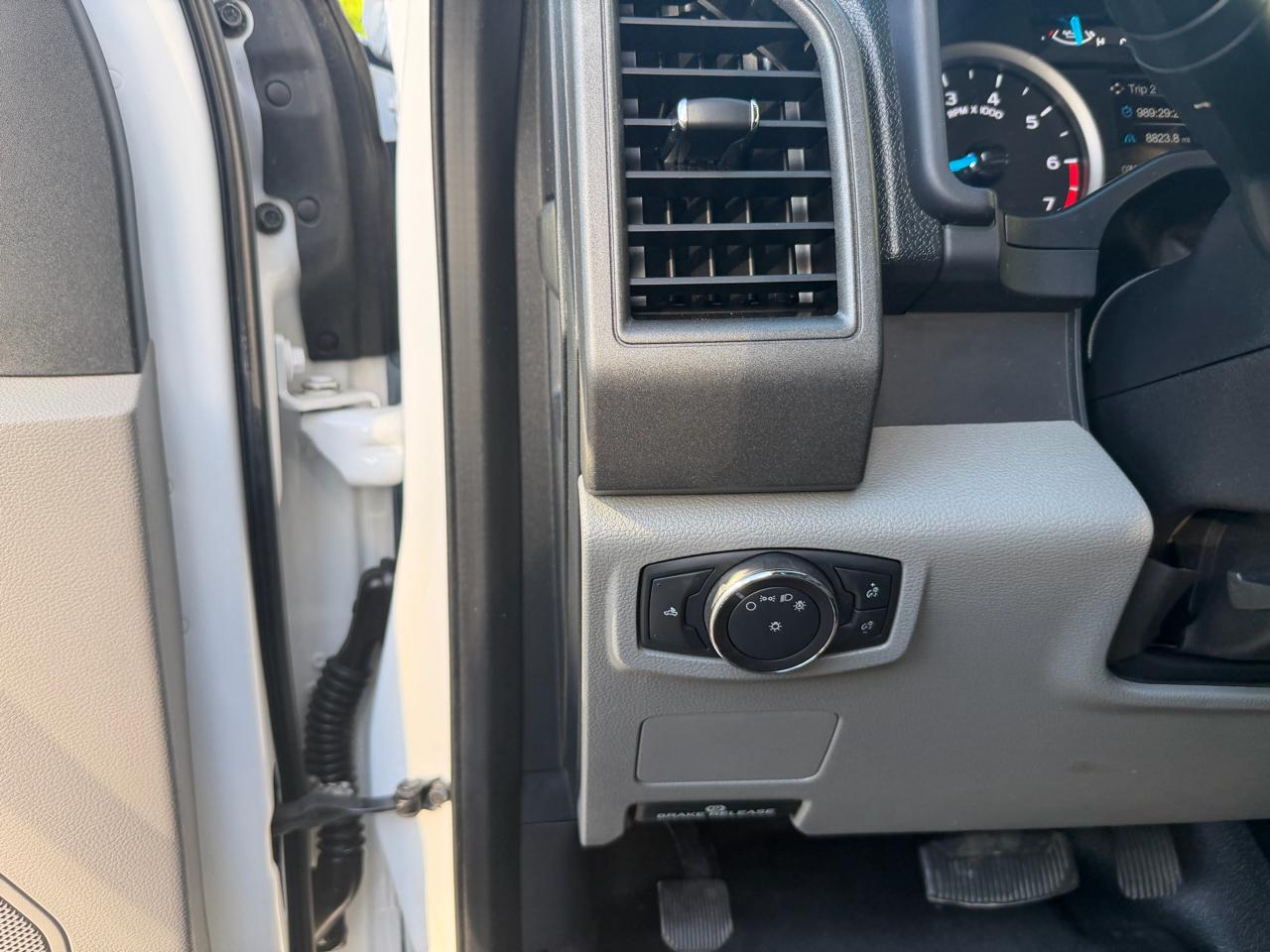 Ford Super Duty F-350 SRW XL 4WD SuperCab 8' Box 2017