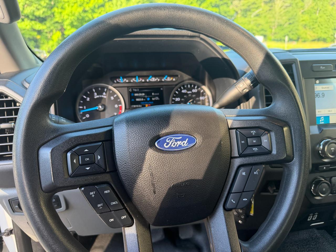 Ford Super Duty F-350 SRW XL 4WD SuperCab 8' Box 2017