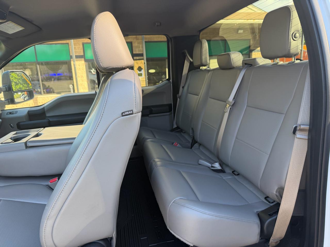 Ford Super Duty F-350 SRW XL 4WD SuperCab 8' Box 2017