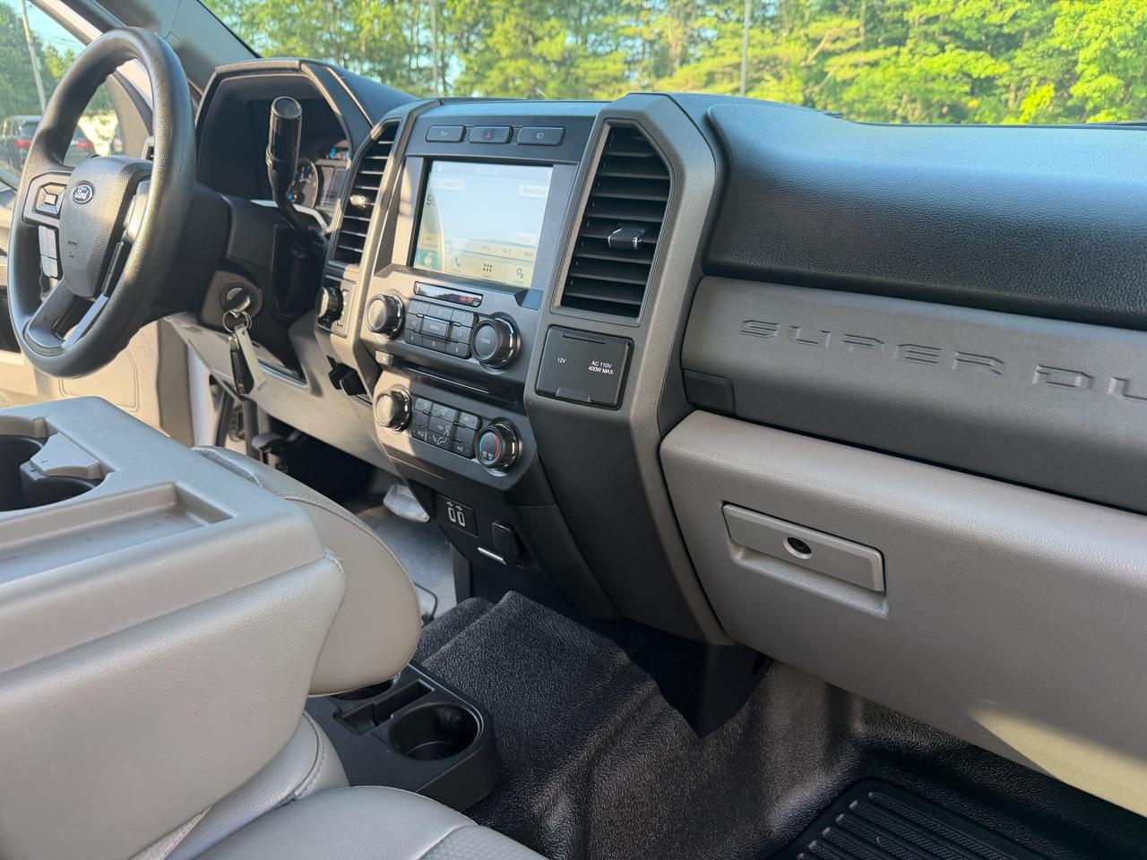 Ford Super Duty F-350 SRW XL 4WD SuperCab 8' Box 2017