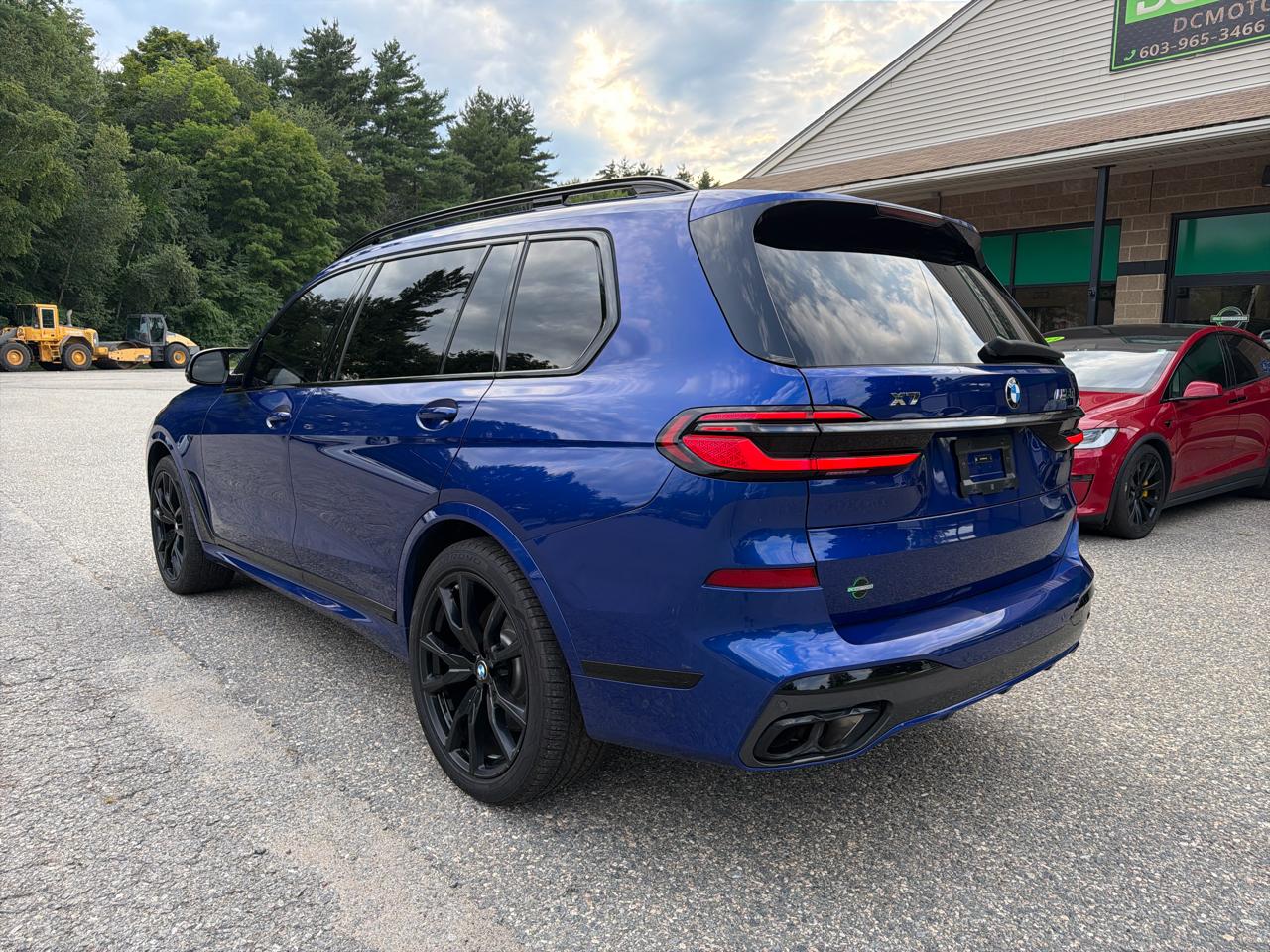 BMW X7 M60i Sports Activity Vehicle 2024