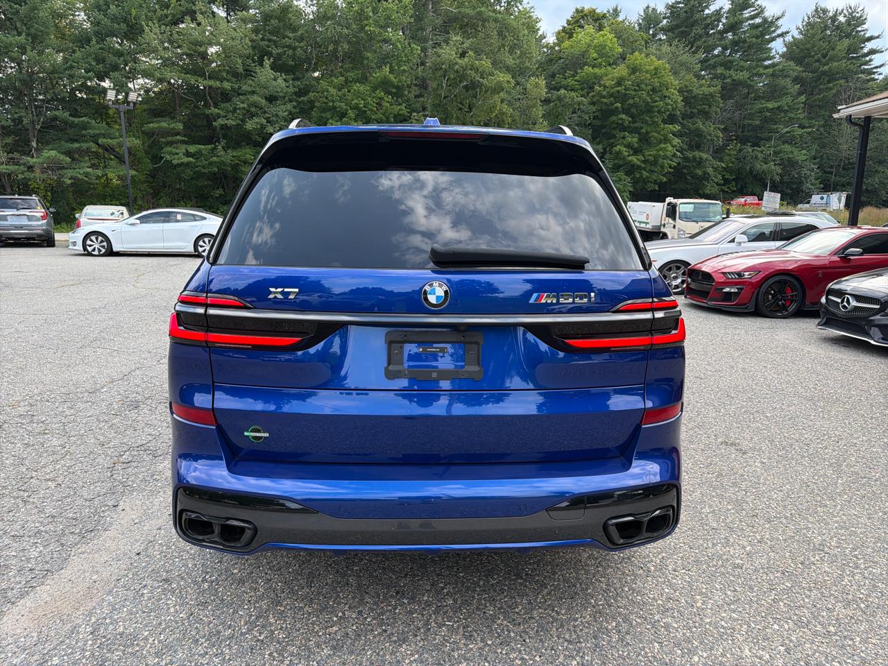 BMW X7 M60i Sports Activity Vehicle 2024