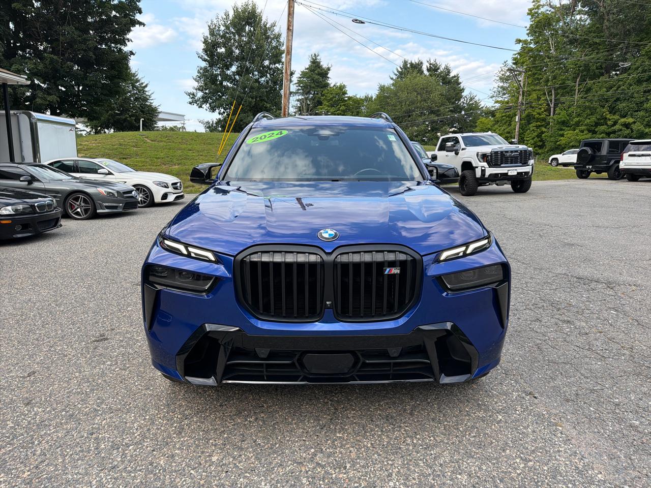 BMW X7 M60i Sports Activity Vehicle 2024